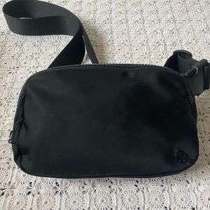 Lululemon Everywhere Belt Bag - Black - Great condition!